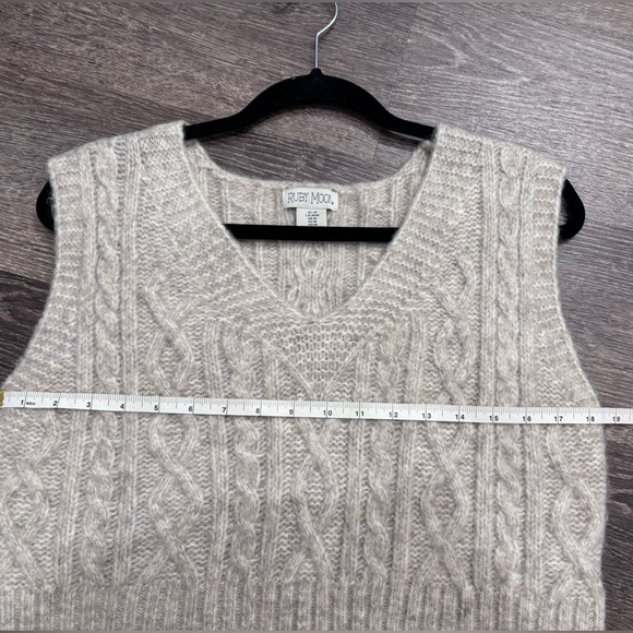 Ruby Moon Tan V-Neck Cable Knit Sweater Vest - Picture 10 of 11